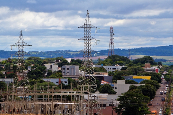 Empresários de Santa Helena reduzem custo de energia elétrica através de benefícios da Paraná Energia